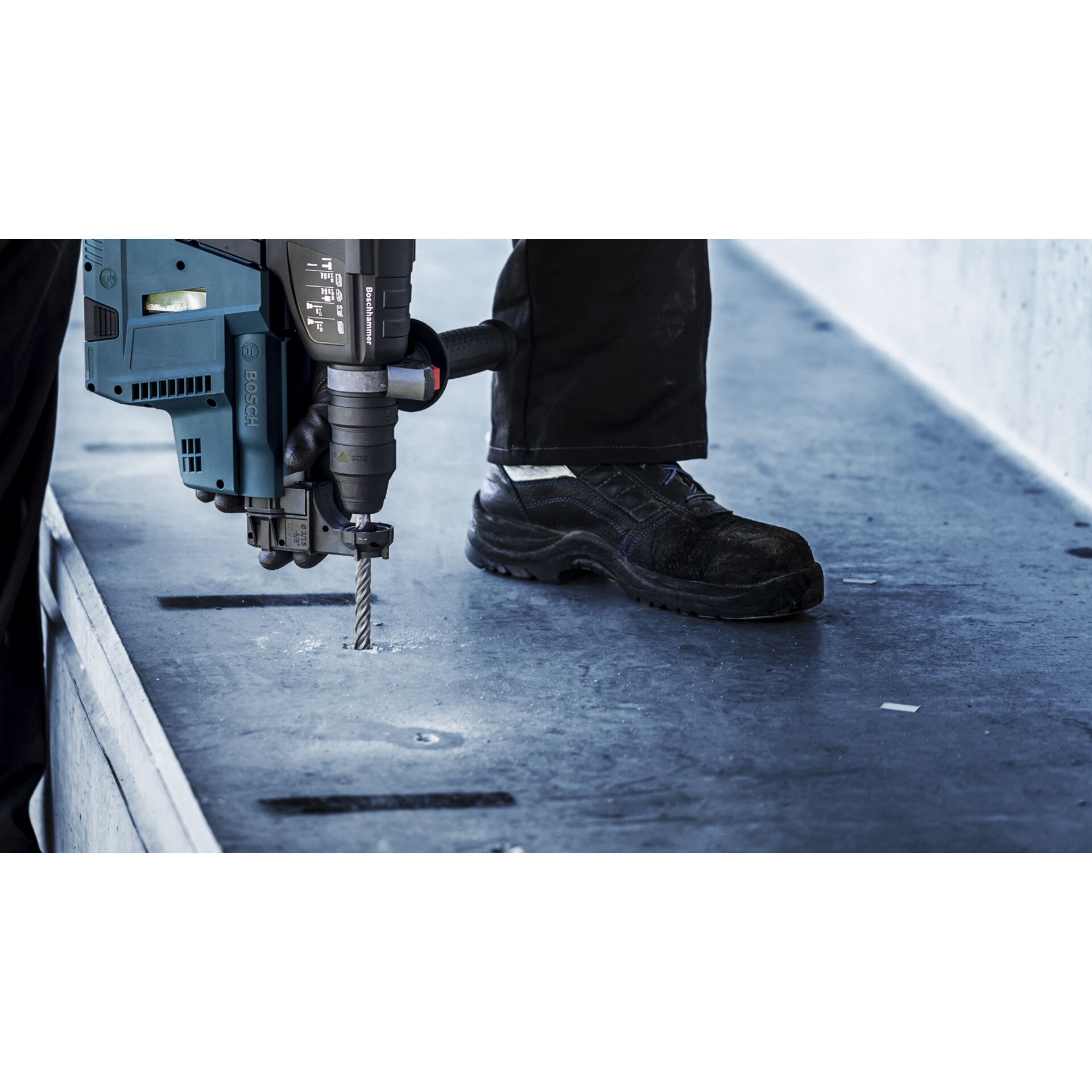 Schuhwerk, Schuh, Sneaker, Elektrische Bohrmaschine, Draußen