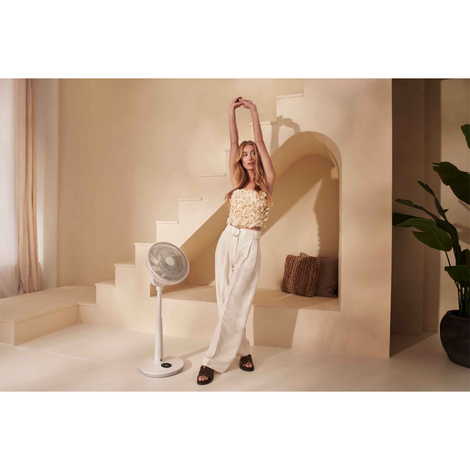 Sommertop, Spitzen-Top, Cremefarben, Weißhose, Ventilator
