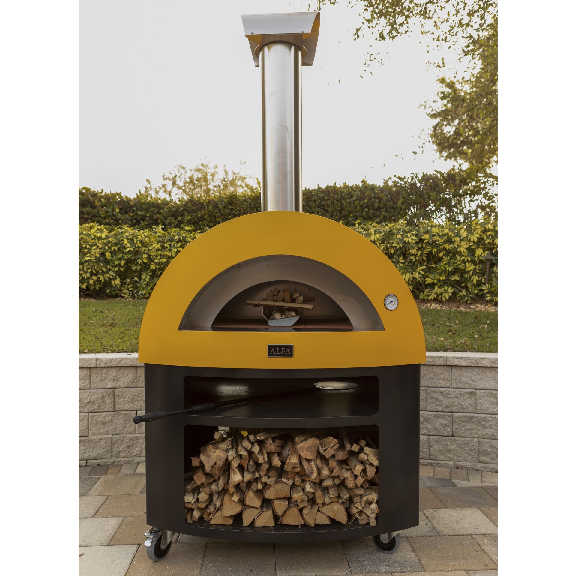 Kamin, Drinnen